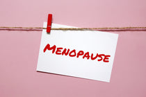 Ménopause : symptômes, traitements naturels et conseils pour mieux vivre cette transition hormonale - VELUNA